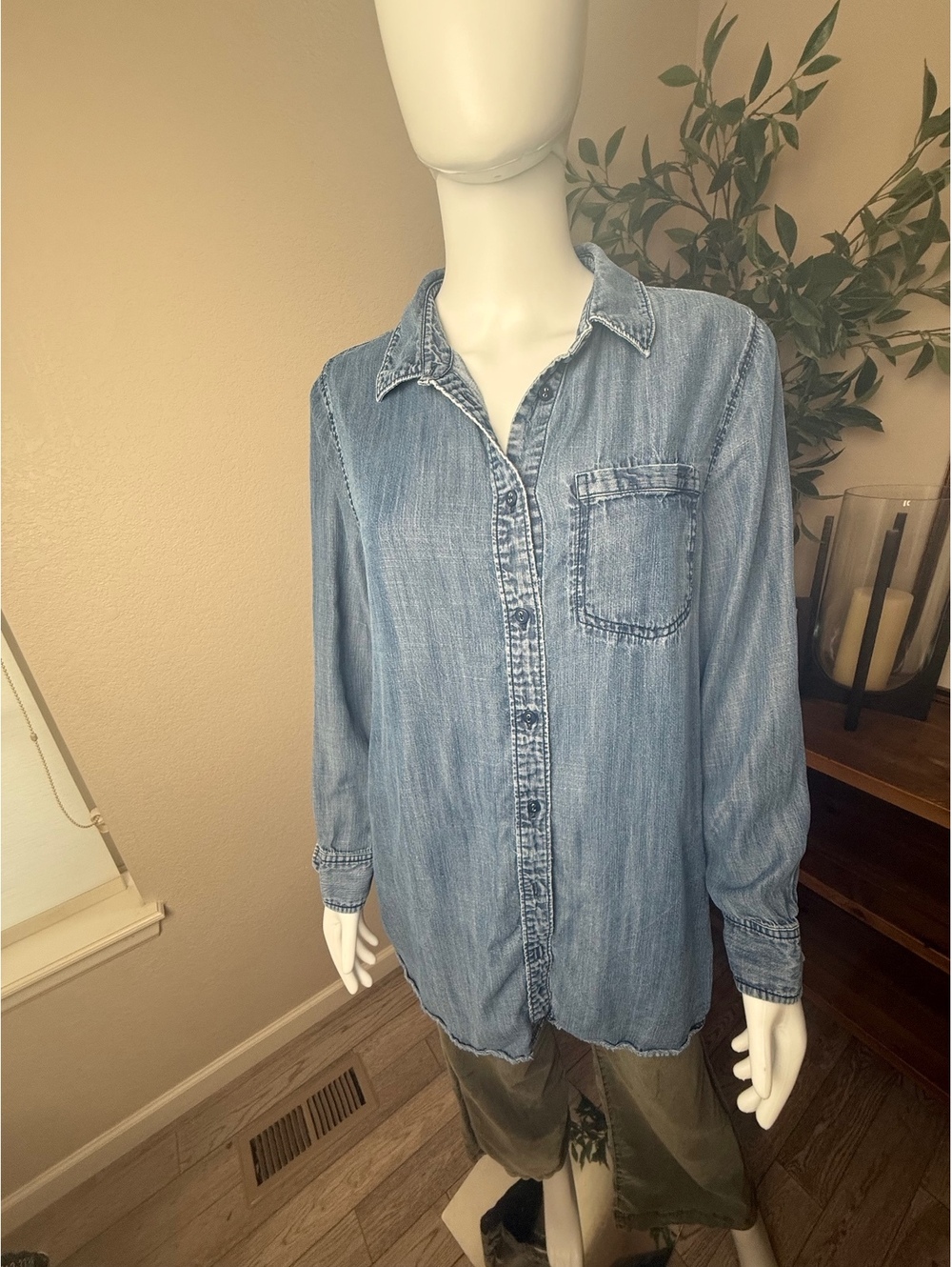Soft Surroundings Chambray Button-Down Shirt – Size M
